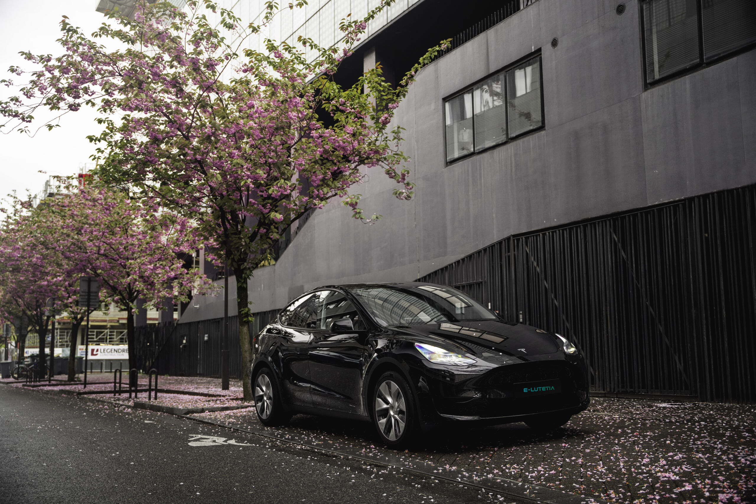 Tesla Model Y Long range pour VTC : berline et très grande autonomie Tesla Model Y Long range : voiture électrique pour VTC en région parisienne
