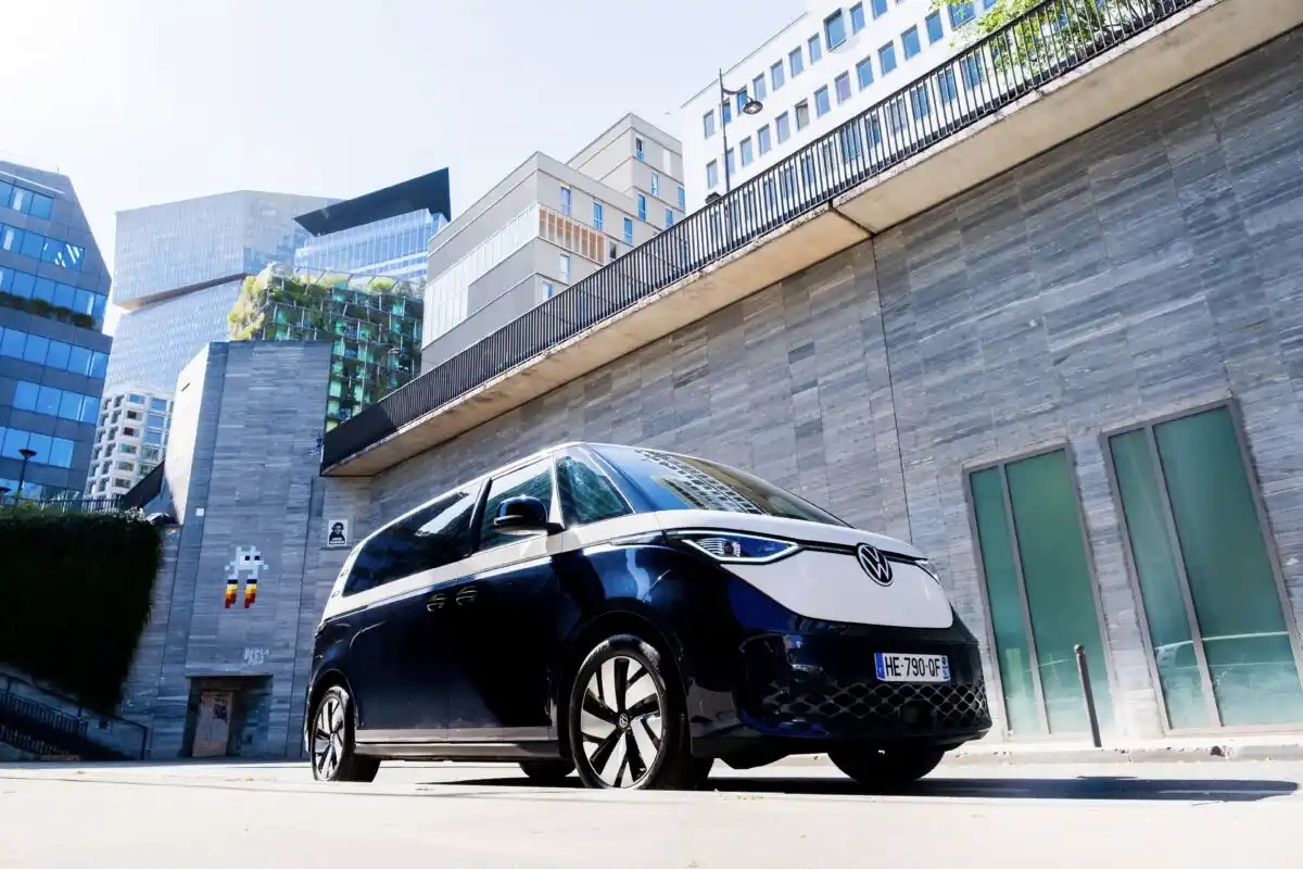 id-buzz-7-places-electrique-pour-vtc-a-paris id-buzz-7-places-electrique-pour-vtc-a-paris