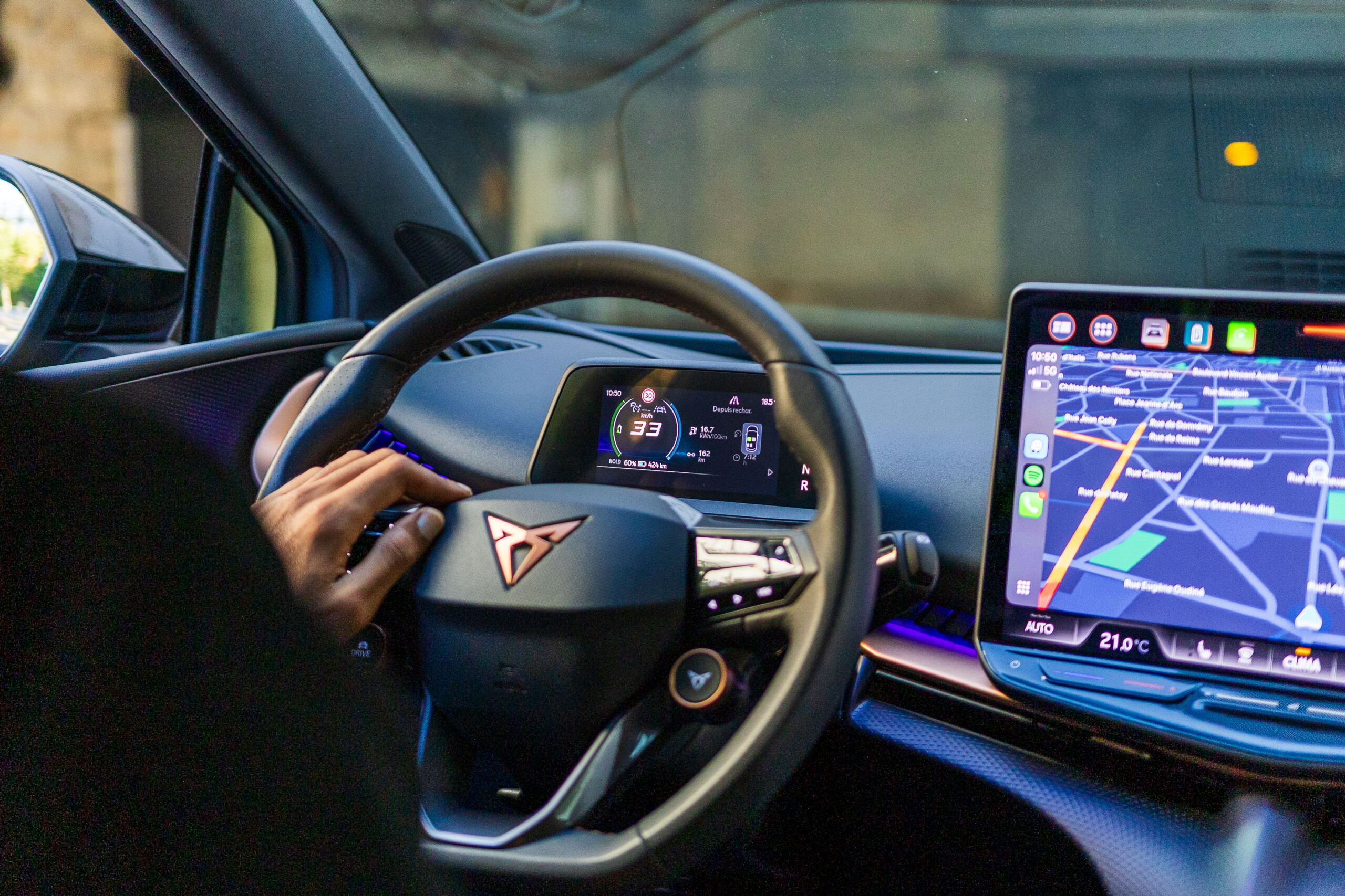 Voiture éléctrique modèle Cupra - location véhicule VTC - E-Lutetia